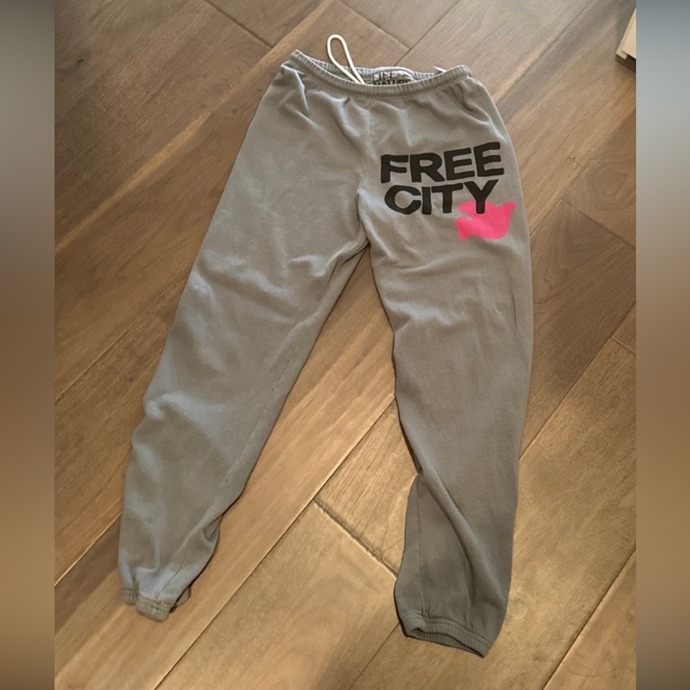 Free city sweatpants joggers. Size small